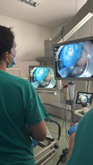 Ancona – A Torrette tecnica innovativa di rimozione endoscopia su un paziente